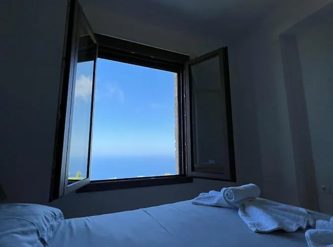Con Vista Villa